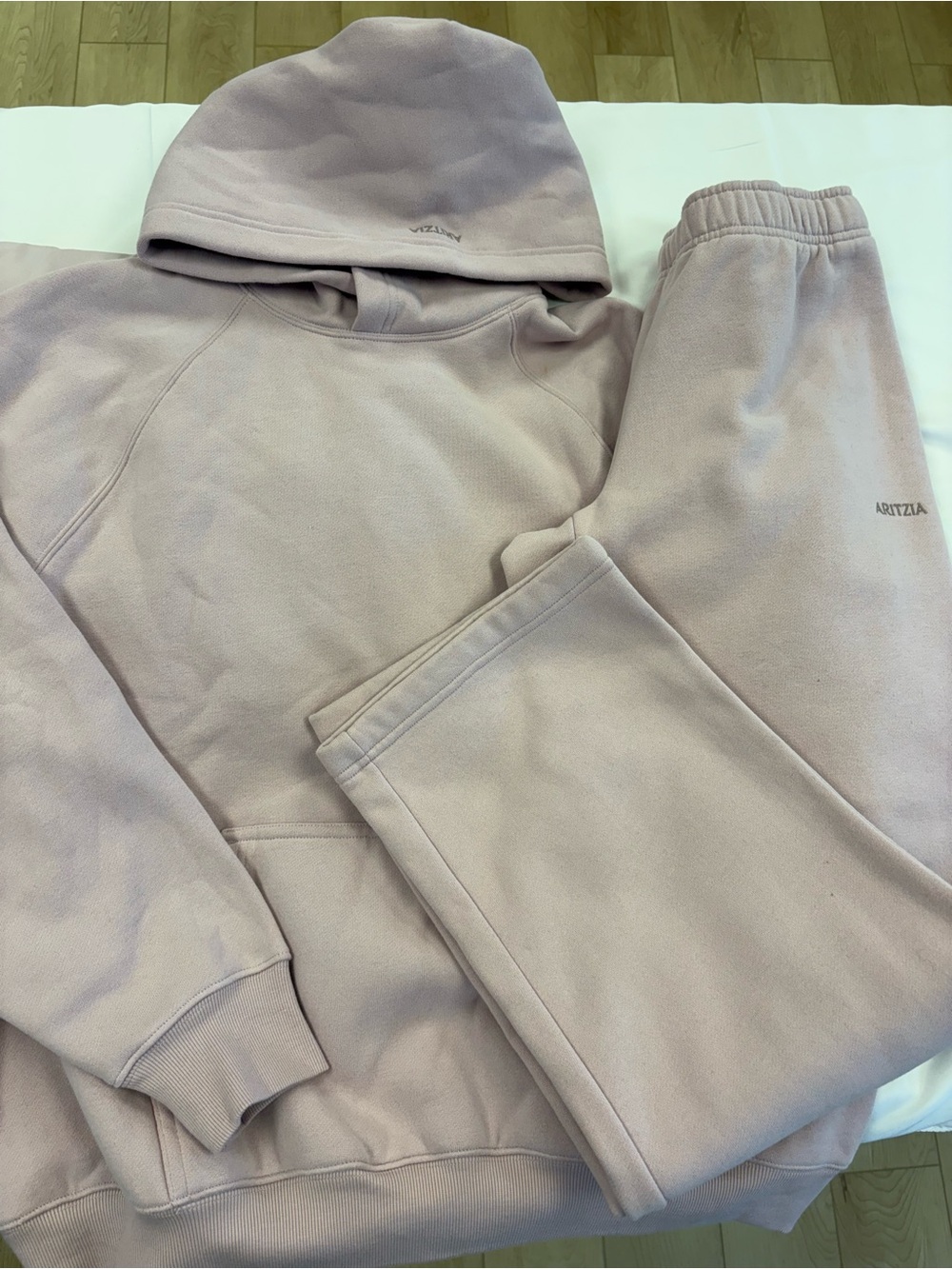 NWT aritzia sweatfleece set